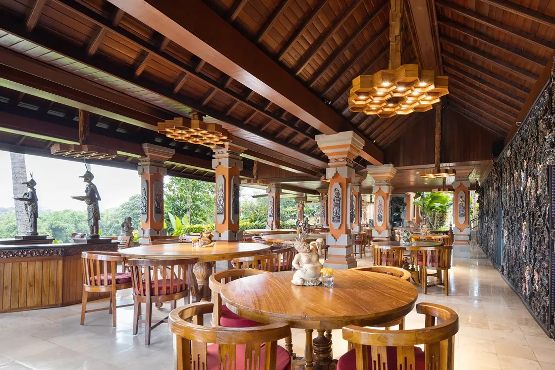 Sunset Bloom Restaurant at Swan Paradise A Pramana Experience in Ubud